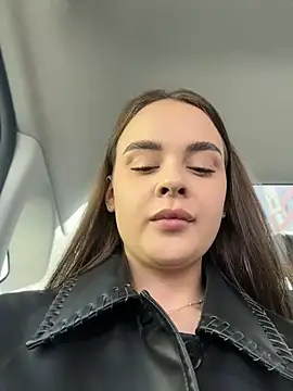 KristiRich Adlı Modelin Canlı XXX Sohbeti