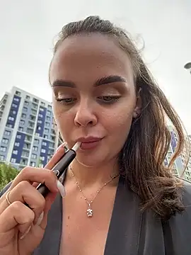 KristiRich Adlı Modelin Canlı XXX Sohbeti