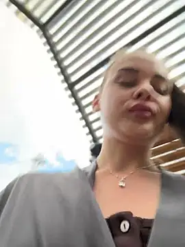 צ'אט XXX בשידור חי של KristiRich