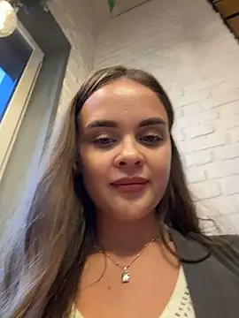 KristiRich Adlı Modelin Canlı XXX Sohbeti