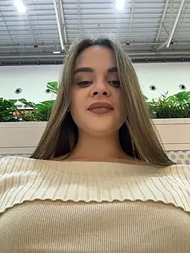 KristiRich Adlı Modelin Canlı XXX Sohbeti