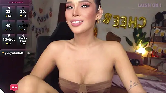 LooveLolitaa69's Webcam Show