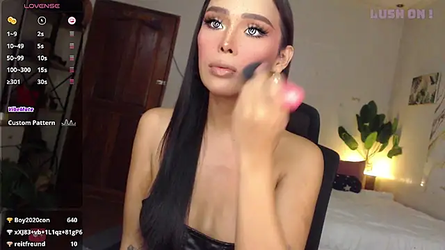 LooveLolitaa69 Show in webcam