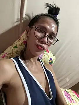 LoveRUBY143 Show in webcam