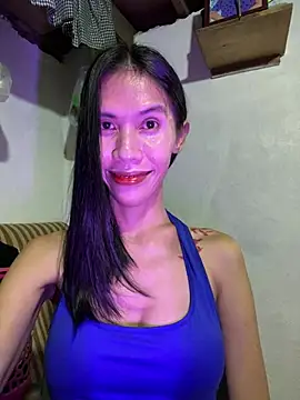 Show modela LoveRUBY143 na web-kameri