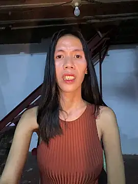 Show modela LoveRUBY143 na web-kameri