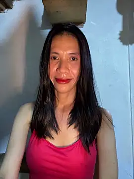Show modela LoveRUBY143 na web-kameri