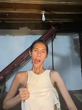 הופעת וובקאם של LoveRUBY143