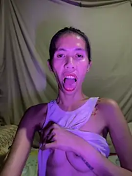 LoveRUBY143 Show in webcam
