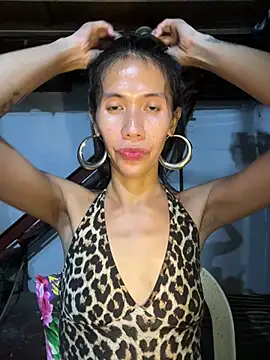 Show modela LoveRUBY143 na web-kameri