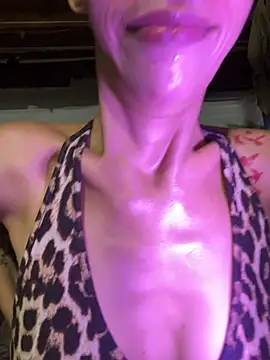Show de LoveRUBY143 na webcam