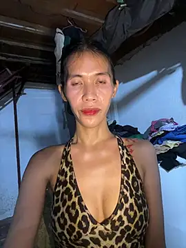 Show modela LoveRUBY143 na web-kameri