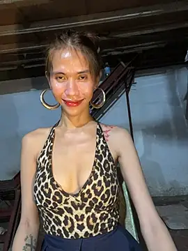 LoveRUBY143 Show in webcam