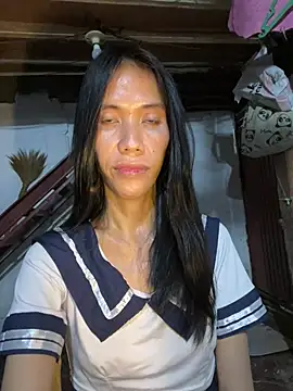 Show modela LoveRUBY143 na web-kameri