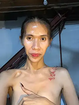 EMIRALDshemale 웹캠 쇼