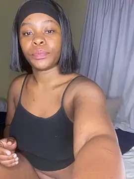 MiyaXo2 Webcam-Show