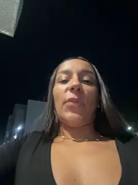 Brunettecollins05のウェブカメラショー