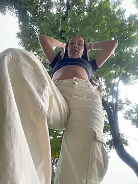 Show de Brunettecollins05 na webcam