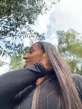 Show modela Brunettecollins05 na web-kameri