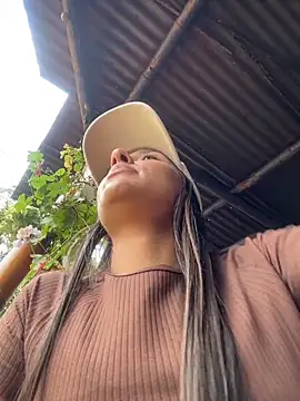 Brunettecollins05 在線直播表演