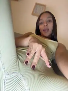 Show modela Brunettecollins05 na web-kameri