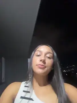 Pokazy przed kamerką – Brunettecollins05