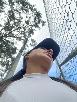 Brunettecollins05: διαδικτυακό σόου στην κάμερα