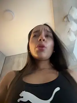 Brunettecollins05's Webcam Show