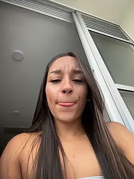 Show modela Brunettecollins05 na web-kameri