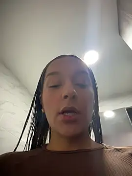 Brunettecollins05's Webcam Show