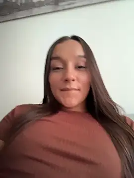 Pokazy przed kamerką – Brunettecollins05
