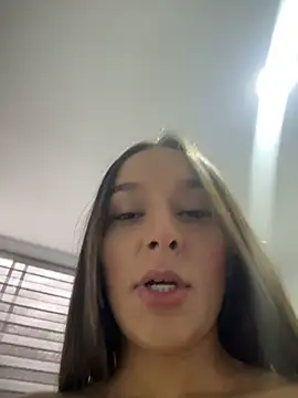 Show de Brunettecollins05 na webcam