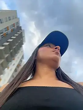 Show de Brunettecollins05 na webcam