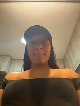 הופעת וובקאם של Brunettecollins05