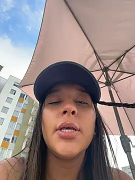 Brunettecollins05 웹캠 쇼