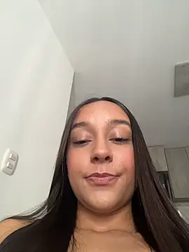 Brunettecollins05 Show in webcam