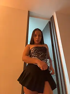 Show de Brunettecollins05 na webcam