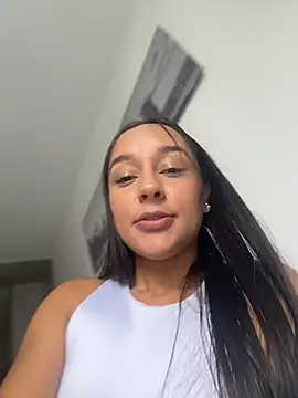 Brunettecollins05: διαδικτυακό σόου στην κάμερα