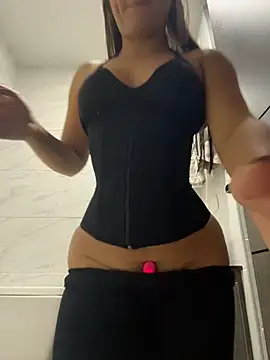 Show de Brunettecollins05 na webcam