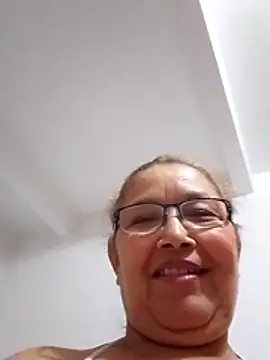 Živá chatovací místnost Cessi50