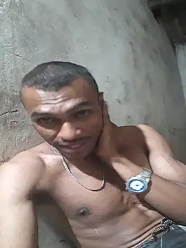 m-a-g-n-a-t-a Show Webcam
