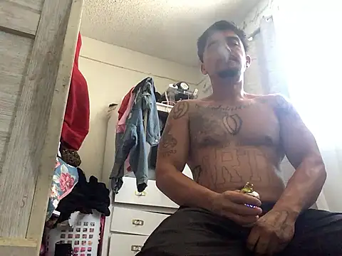 Asstray909 Show in webcam