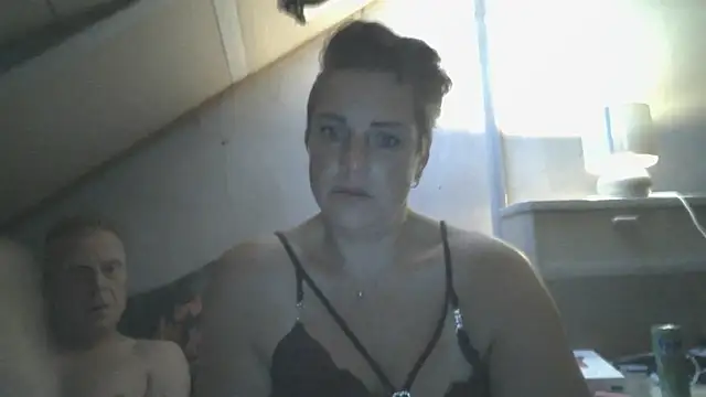 bicouple1992's Live XXX Chat