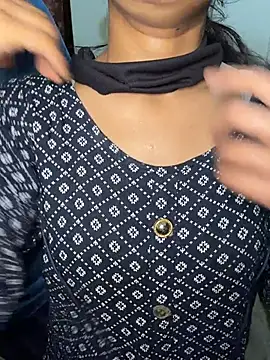 Czat XXX na żywo – Miya_bibi
