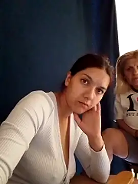 Show de Lusandra1837lusi na webcam