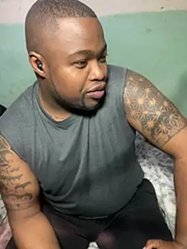 ChubbyBlackBoyza webcam show