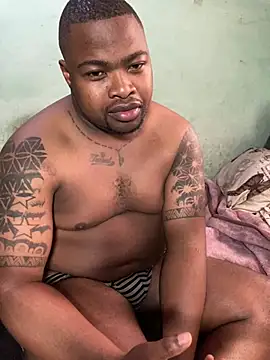 Show modela ChubbyBlackBoyza na web-kameri