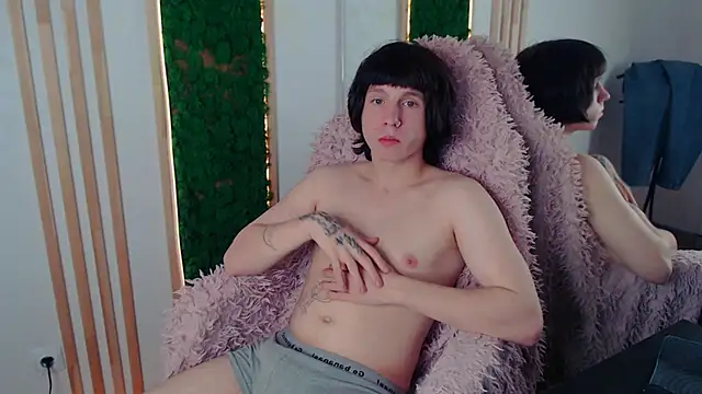 Pokazy przed kamerką – CutieKai_