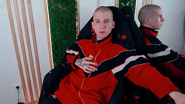 CutieKai_ Show in webcam