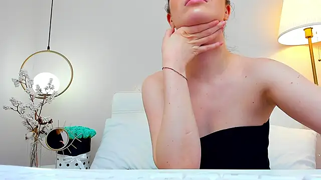 MonaRicci Adlı Modelin Canlı XXX Sohbeti
